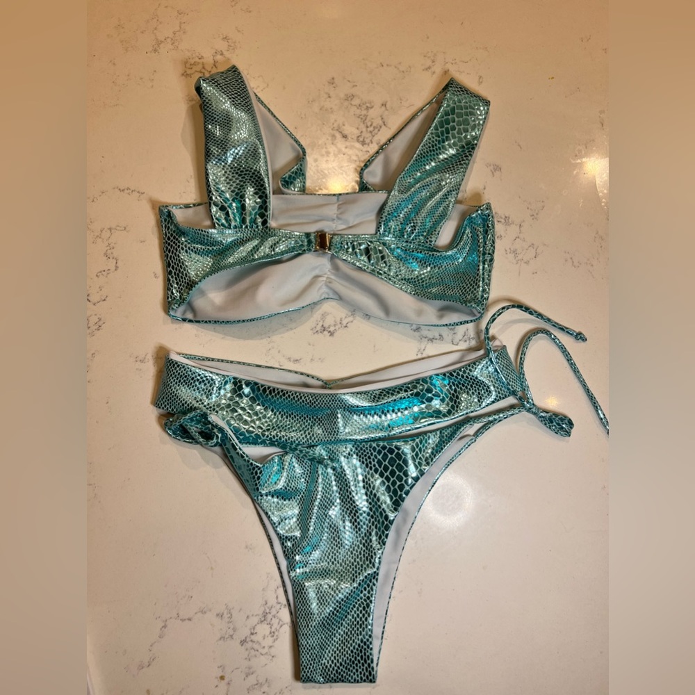 Mermaid-core Bikini - Picture 3 of 4